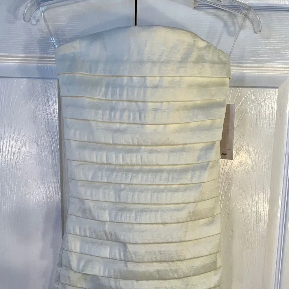 OFF-WHITE STRETCH STRAPLESS DRESS SIZE SMALL - Picture 3 of 6